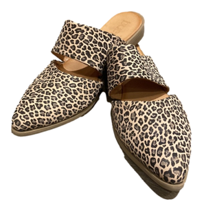 BUENO Banks Leopard Print Mules